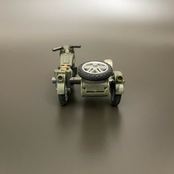 Mega Bloks AM76585 Two Seater Motorcycle Replacement Add-on Piece Part Green - Picture 3 of 9